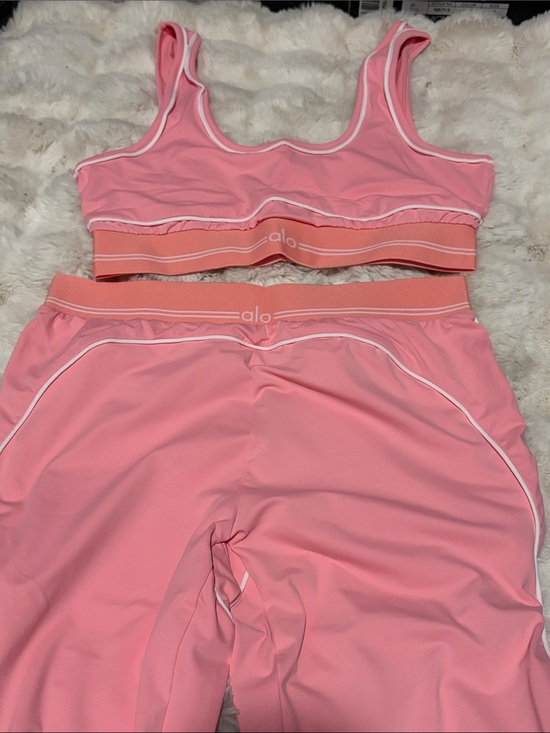 ALO Yoga Pants - ALO Yoga Pink Sports Bra and Leggings Set with White Trim (3 piece set w/jacket)